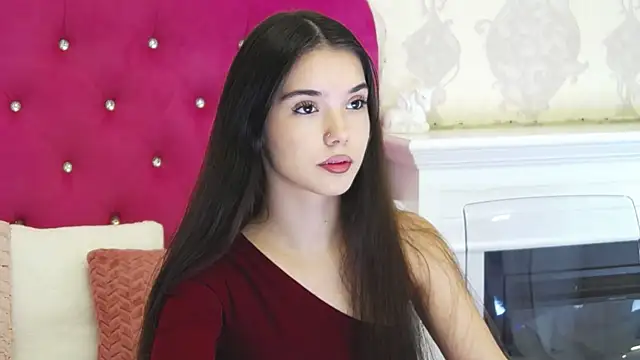 Snapshot of AlexisDevine chatting on June 2026 04:28:02 AM AlexisDevine online show from June 2026 04:28:02 AM