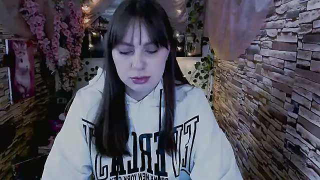 Amanda Bright  online show from September 2025 06:37:01 AM