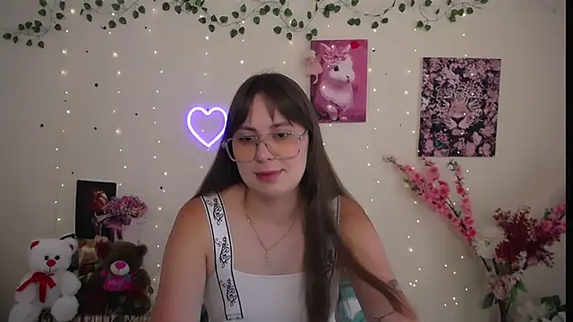 Snapshot of Amanda_Bright_ chatting on June 2026 09:43:02 AM Amanda Bright online show from June 2026 09:43:02 AM