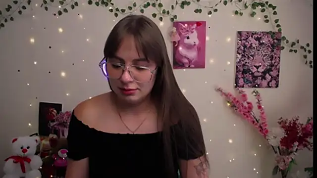 Snapshot of Amanda_Bright_ chatting on July 2026 11:06:02 AM Amanda Bright online show from July 2026 11:06:02 AM