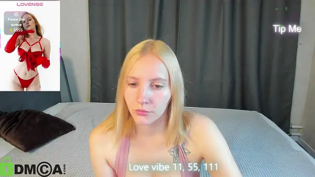 Snapshot of Anna_Chelsea chatting on October 2025 11:46:01 PM Anna Chelsea online show from October 2025 11:46:01 PM