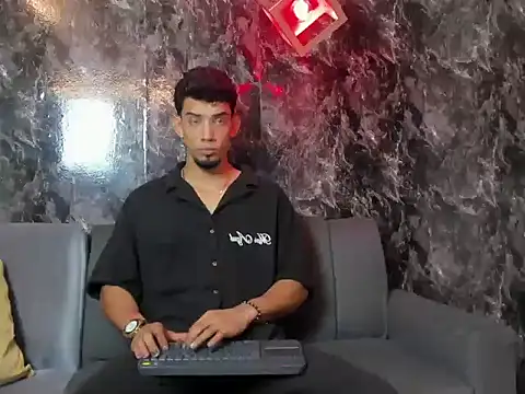 Snapshot of prince_arthur77 chatting on July 2026 01:37:01 PM prince arthur77 online show from July 2026 01:37:01 PM