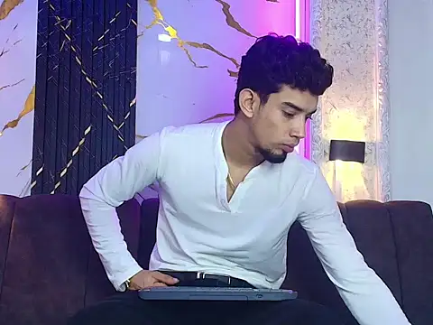 Snapshot of prince_arthur77 chatting on July 2026 01:53:01 PM prince arthur77 online show from July 2026 01:53:01 PM