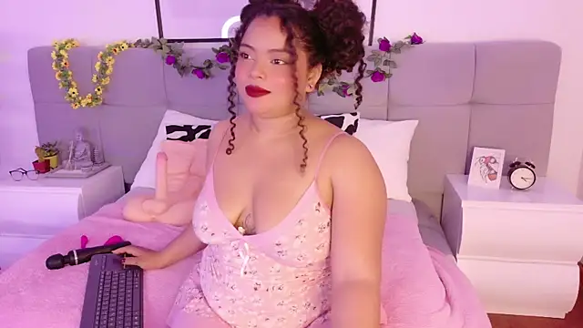 Alanaa Gomez online show from October 2025 12:35:01 PM