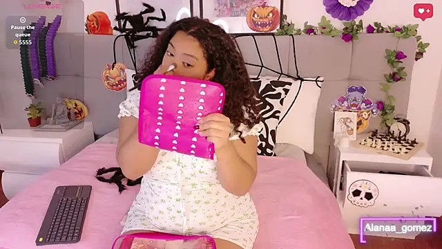 Alanaa Gomez online show from October 2025 12:14:01 PM