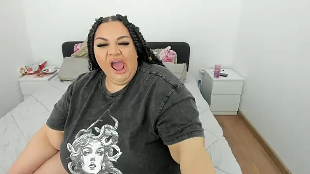 EvvaBBW online show from November 2025 06:30:02 PM