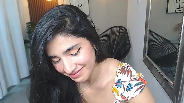 Lia Mar  online show from April 2026 06:12:01 PM