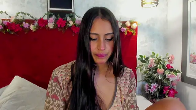 SarahEscobarr online show from November 2025 05:40:02 AM