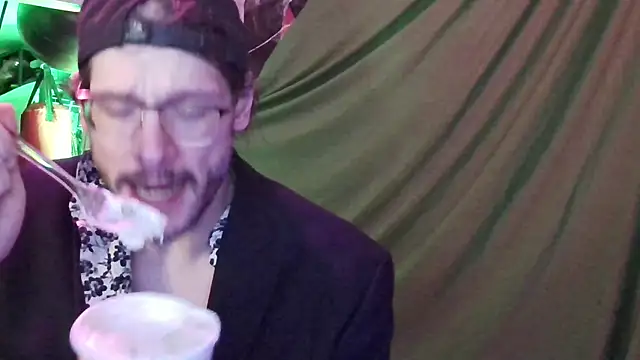 MasterDaddyCool online show from October 2025 04:27:01 AM