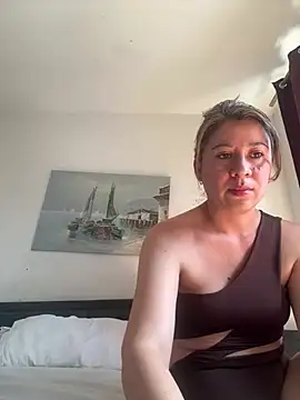 luna desiree online show from March 2026 07:30:02 PM