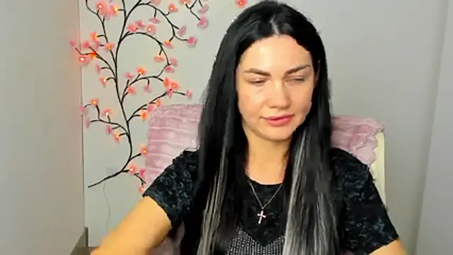 Lune Moon online show from April 2026 07:56:01 AM