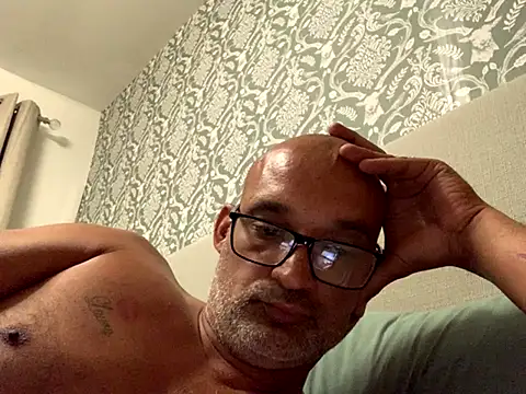 Snapshot of halfcastlad chatting on September 2025 09:15:01 PM halfcastlad online show from September 2025 09:15:01 PM