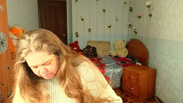 Audrey Aura online show from November 2025 05:17:02 AM