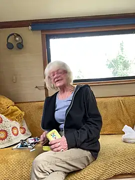 ladyboatlady online show from October 2025 12:05:02 PM