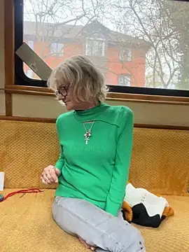 ladyboatlady online show from November 2025 09:26:02 AM