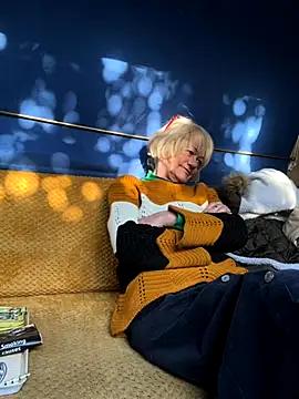 ladyboatlady online show from November 2025 01:54:02 PM