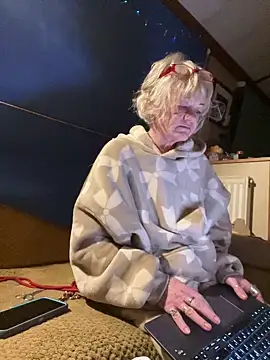 ladyboatlady online show from February 2026 06:56:01 AM