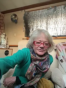 ladyboatlady online show from March 2026 06:31:01 PM