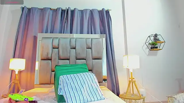 Karlaliones69 online show from October 2025 11:43:01 AM