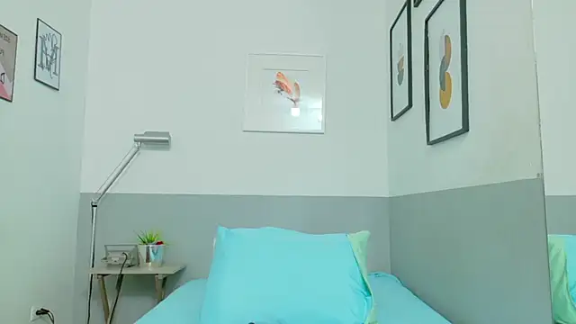 cutepetitee online show from October 2025 07:59:01 PM