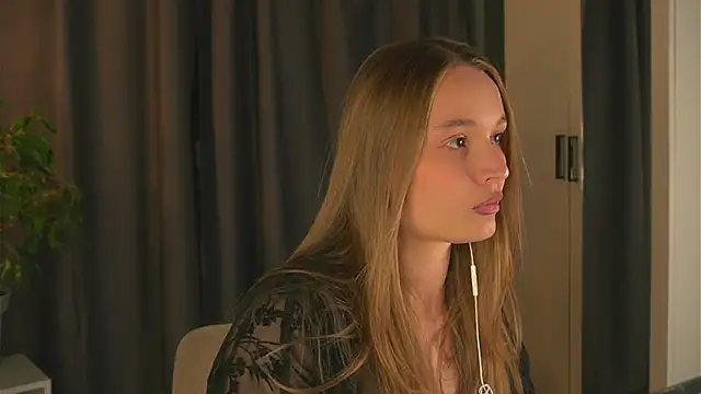 lisa schiele online show from September 2025 08:13:01 PM