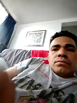 Snapshot of 2025-DANIEL chatting on March 2026 11:11:01 PM 2025-DANIEL online show from March 2026 11:11:01 PM