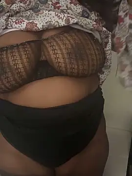 Snapshot of Juicystorm chatting on November 2025 11:32:02 AM Juicystorm online show from November 2025 11:32:02 AM