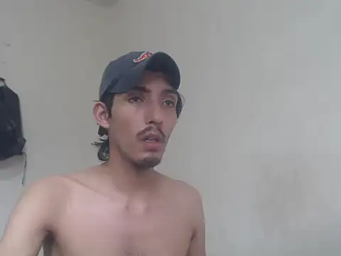 snackontime18 online show from June 2026 08:32:02 PM