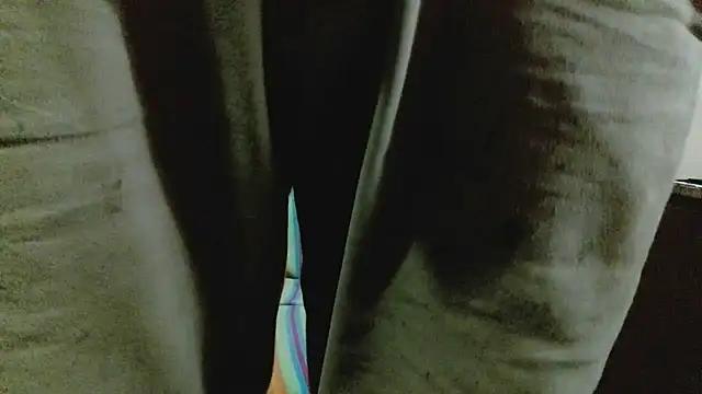 EYEzIAM online show from April 2026 05:38:01 AM