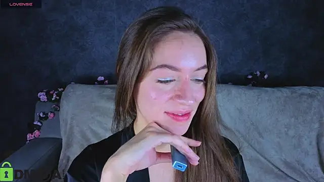 Agnes Wells online show from November 2025 09:25:01 AM