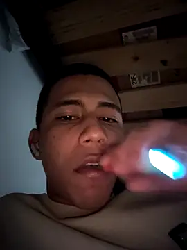 Snapshot of Davig4 chatting on September 2025 10:44:02 PM Davig4 online show from September 2025 10:44:02 PM