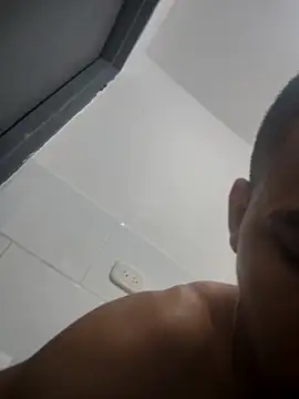 Snapshot of Davig4 chatting on October 2025 11:07:01 PM Davig4 online show from October 2025 11:07:01 PM