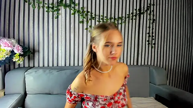 Casey Sweeet online show from November 2025 05:14:01 PM