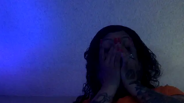 Flossee online show from March 2026 06:13:01 PM