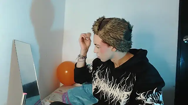 Snapshot of lucky_stricke chatting on June 2026 05:44:01 AM lucky stricke online show from June 2026 05:44:01 AM