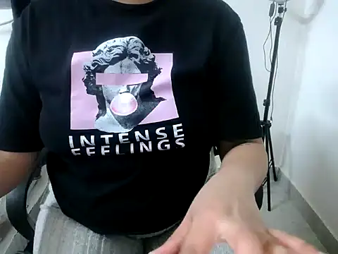 Roshi Love online show from April 2026 11:18:02 PM