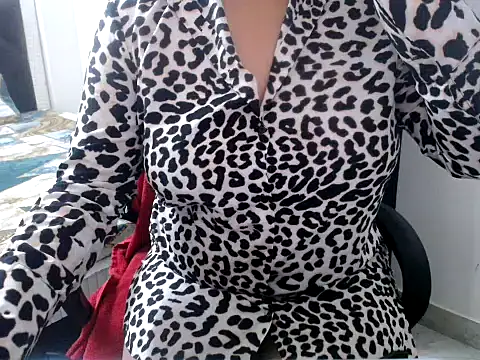 Roshi Love online show from April 2026 07:48:01 PM