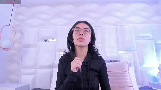 Im Molly Angel online show from November 2025 03:21:01 PM