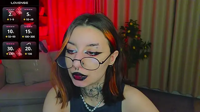 Snapshot of Mistress__Marcelline chatting on April 2026 02:09:01 AM Mistress Marcelline online show from April 2026 02:09:01 AM