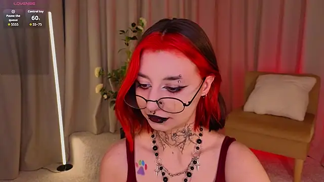 Snapshot of Mistress__Marcelline chatting on May 2026 02:28:01 AM Mistress Marcelline online show from May 2026 02:28:01 AM