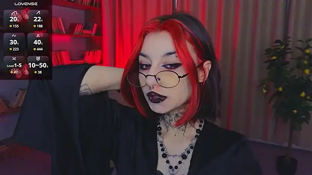 Snapshot of Mistress__Marcelline chatting on May 2026 01:45:01 AM Mistress Marcelline online show from May 2026 01:45:01 AM