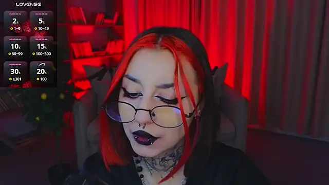 Snapshot of Mistress__Marcelline chatting on May 2026 01:56:01 AM Mistress Marcelline online show from May 2026 01:56:01 AM