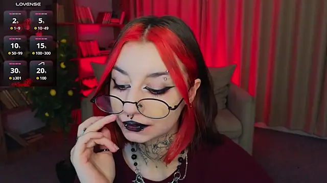 Snapshot of Mistress__Marcelline chatting on May 2026 01:56:01 AM Mistress Marcelline online show from May 2026 01:56:01 AM