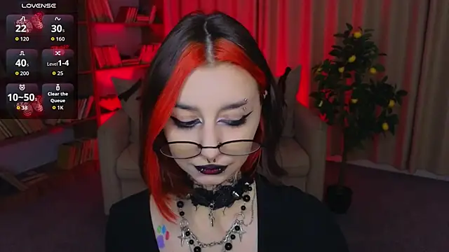 Snapshot of Mistress__Marcelline chatting on May 2026 01:35:01 AM Mistress Marcelline online show from May 2026 01:35:01 AM