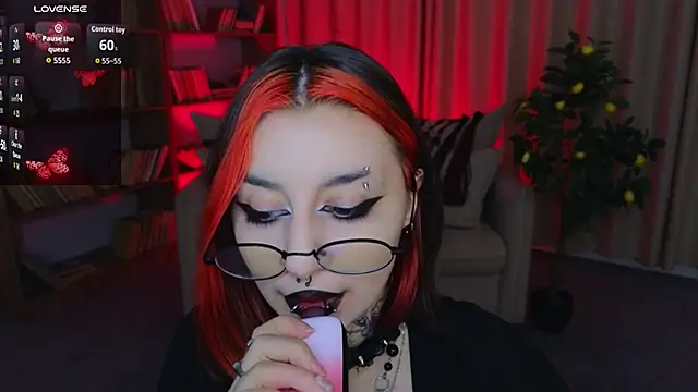 Snapshot of Mistress__Marcelline chatting on May 2026 02:09:02 AM Mistress Marcelline online show from May 2026 02:09:02 AM