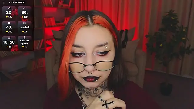 Snapshot of Mistress__Marcelline chatting on June 2026 02:14:02 AM Mistress Marcelline online show from June 2026 02:14:02 AM