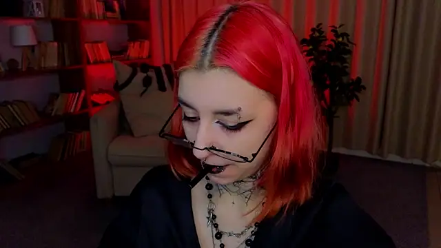 Snapshot of Mistress__Marcelline chatting on July 2026 02:14:01 AM Mistress Marcelline online show from July 2026 02:14:01 AM