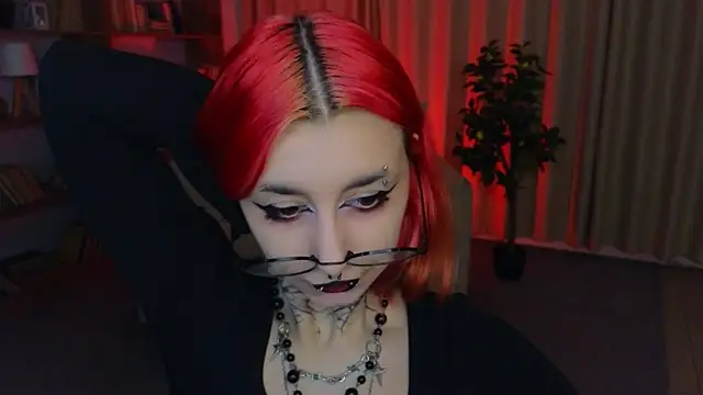 Snapshot of Mistress__Marcelline chatting on July 2026 02:31:02 AM Mistress Marcelline online show from July 2026 02:31:02 AM