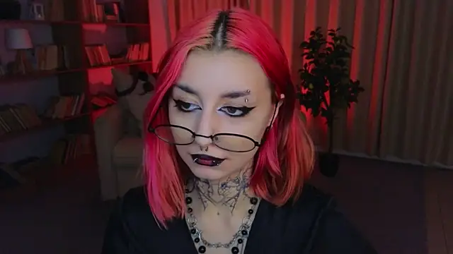 Snapshot of Mistress__Marcelline chatting on July 2026 02:09:02 AM Mistress Marcelline online show from July 2026 02:09:02 AM