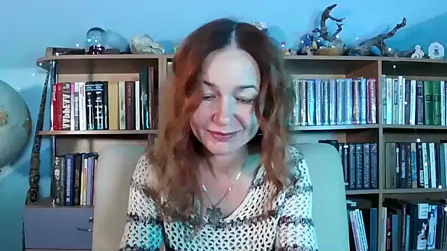 Foxilady357 online show from December 2025 01:53:01 PM